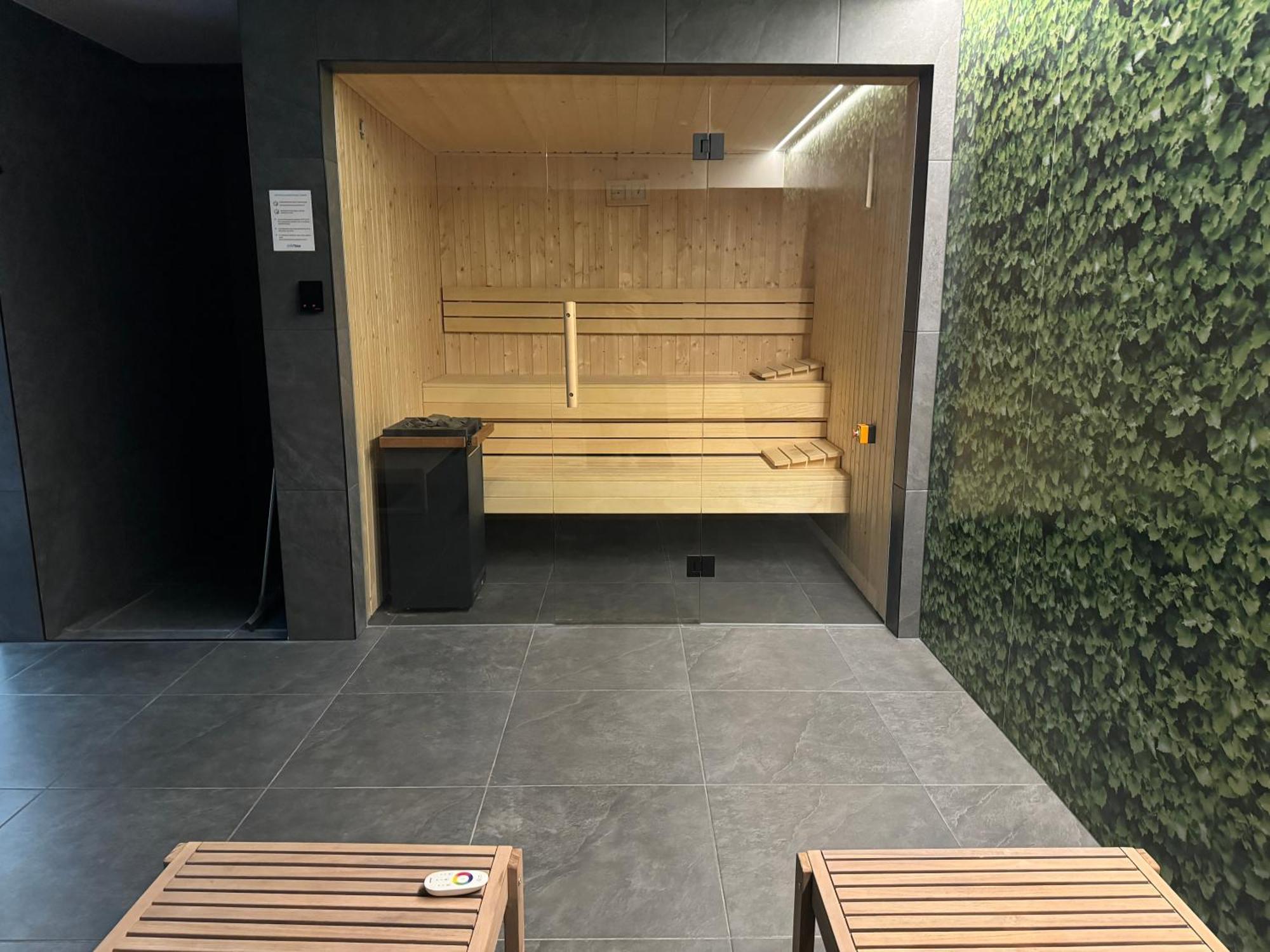 4Summer Kolobrzeg Apartamenty White Blue Sauna & Fitness & Parking 100 Metrow Do Pieknej Szerokiej Piaszczystej Plazy, Wspanialy Widok Z Duzego Tarasu! 100 Meter Zu Einem Schoenen Breiten Sandstrand, Herrliche Aussicht Von Einer Grossen Terrasse! المظهر الخارجي الصورة