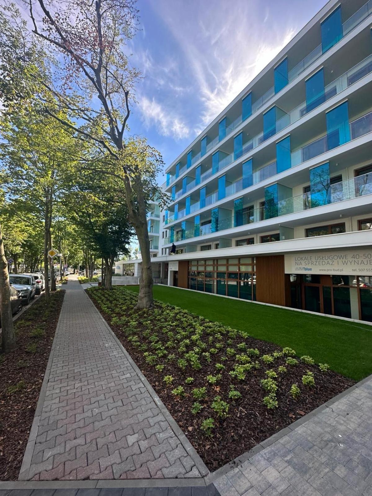4Summer Kolobrzeg Apartamenty White Blue Sauna & Fitness & Parking 100 Metrow Do Pieknej Szerokiej Piaszczystej Plazy, Wspanialy Widok Z Duzego Tarasu! 100 Meter Zu Einem Schoenen Breiten Sandstrand, Herrliche Aussicht Von Einer Grossen Terrasse! المظهر الخارجي الصورة