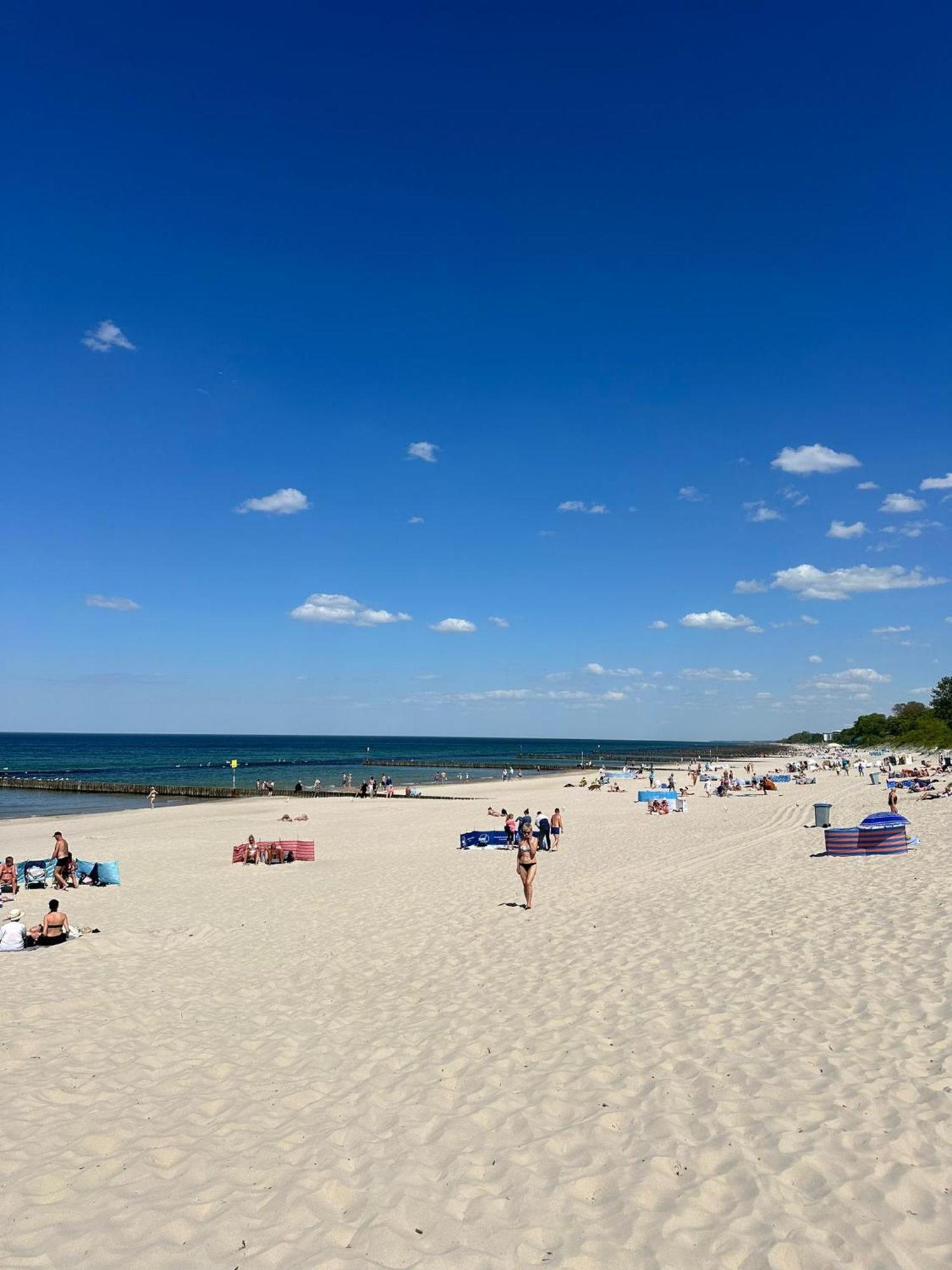 4Summer Kolobrzeg Apartamenty White Blue Sauna & Fitness & Parking 100 Metrow Do Pieknej Szerokiej Piaszczystej Plazy, Wspanialy Widok Z Duzego Tarasu! 100 Meter Zu Einem Schoenen Breiten Sandstrand, Herrliche Aussicht Von Einer Grossen Terrasse! المظهر الخارجي الصورة