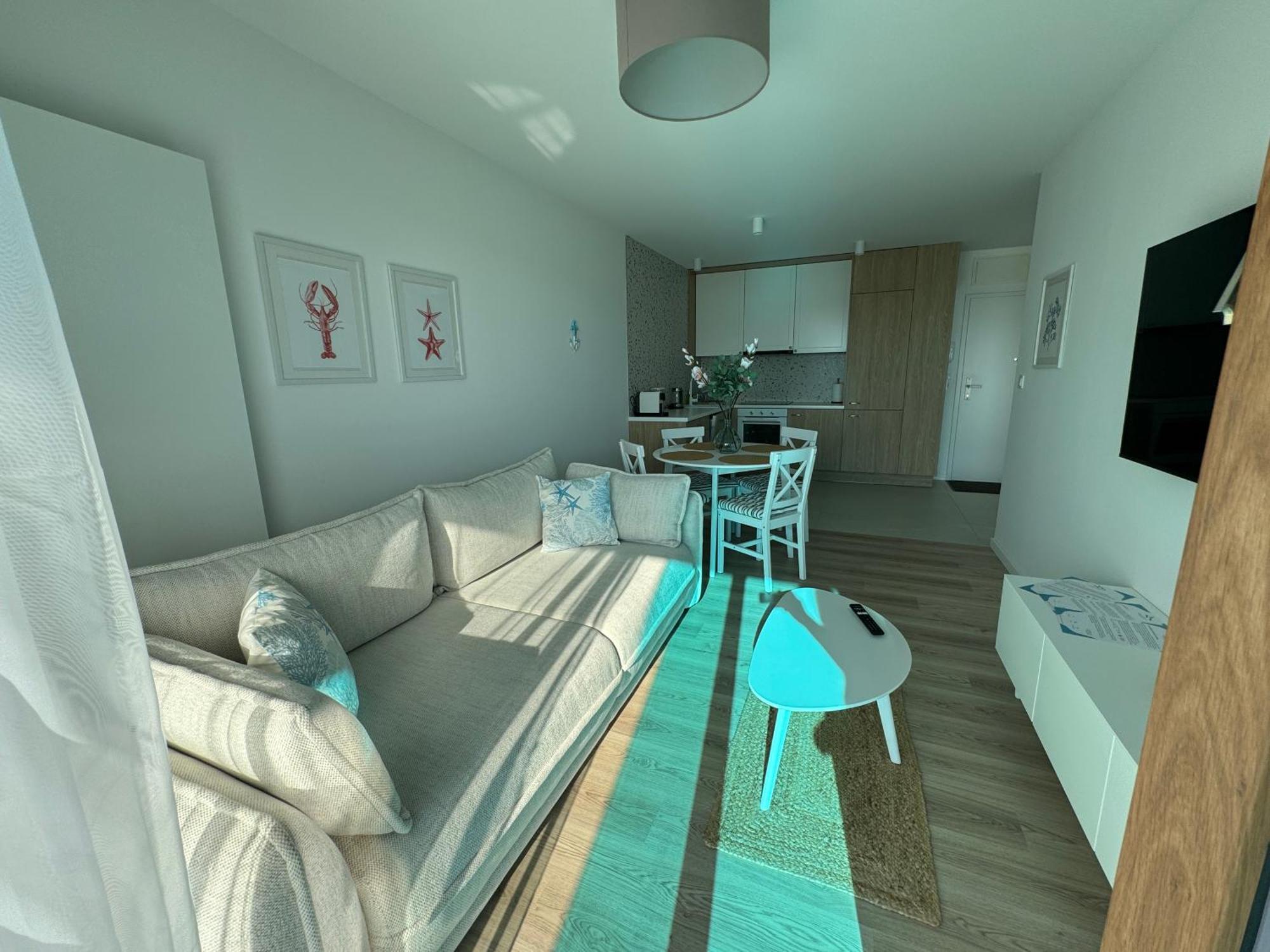 4Summer Kolobrzeg Apartamenty White Blue Sauna & Fitness & Parking 100 Metrow Do Pieknej Szerokiej Piaszczystej Plazy, Wspanialy Widok Z Duzego Tarasu! 100 Meter Zu Einem Schoenen Breiten Sandstrand, Herrliche Aussicht Von Einer Grossen Terrasse! المظهر الخارجي الصورة