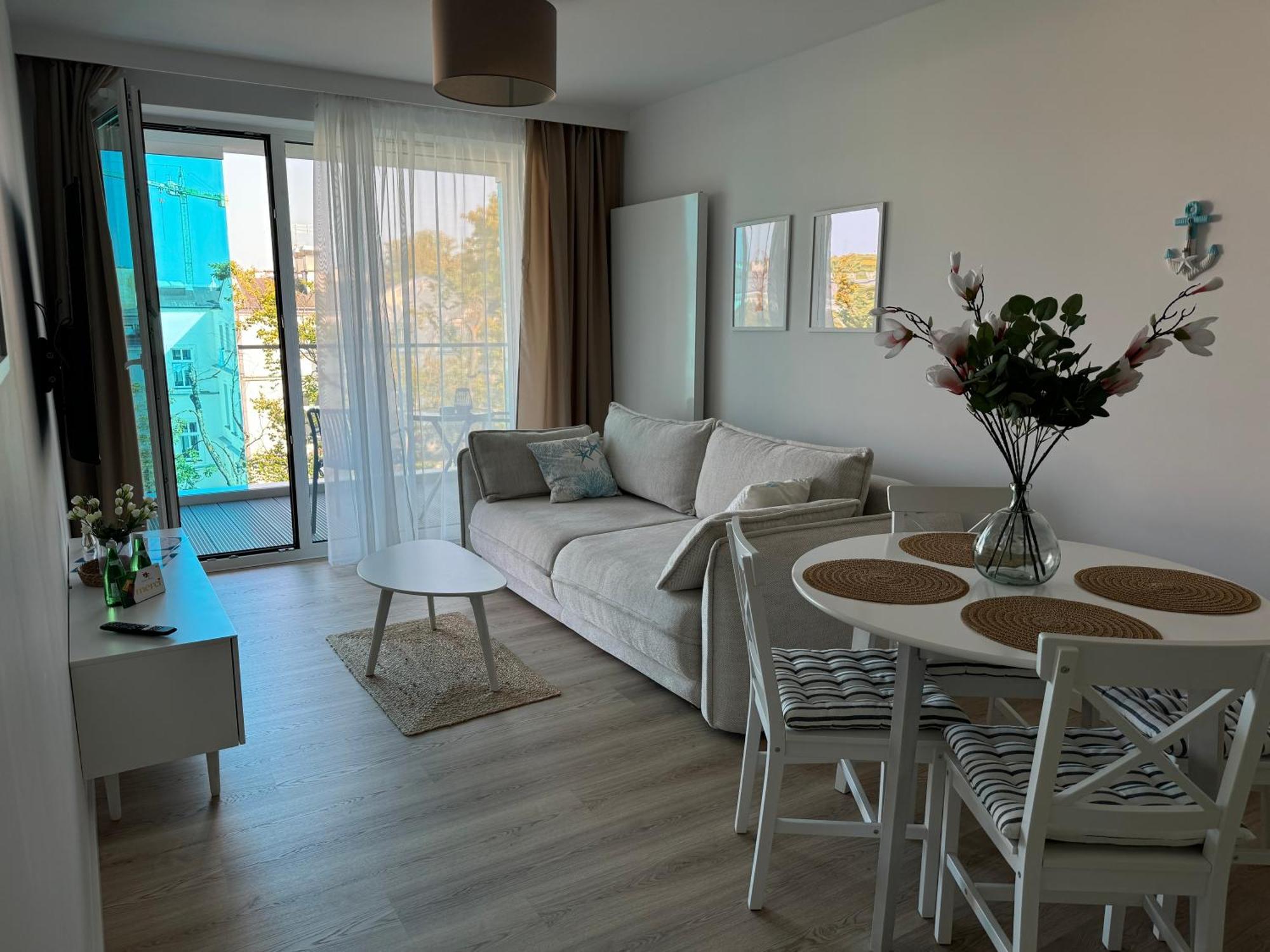 4Summer Kolobrzeg Apartamenty White Blue Sauna & Fitness & Parking 100 Metrow Do Pieknej Szerokiej Piaszczystej Plazy, Wspanialy Widok Z Duzego Tarasu! 100 Meter Zu Einem Schoenen Breiten Sandstrand, Herrliche Aussicht Von Einer Grossen Terrasse! المظهر الخارجي الصورة