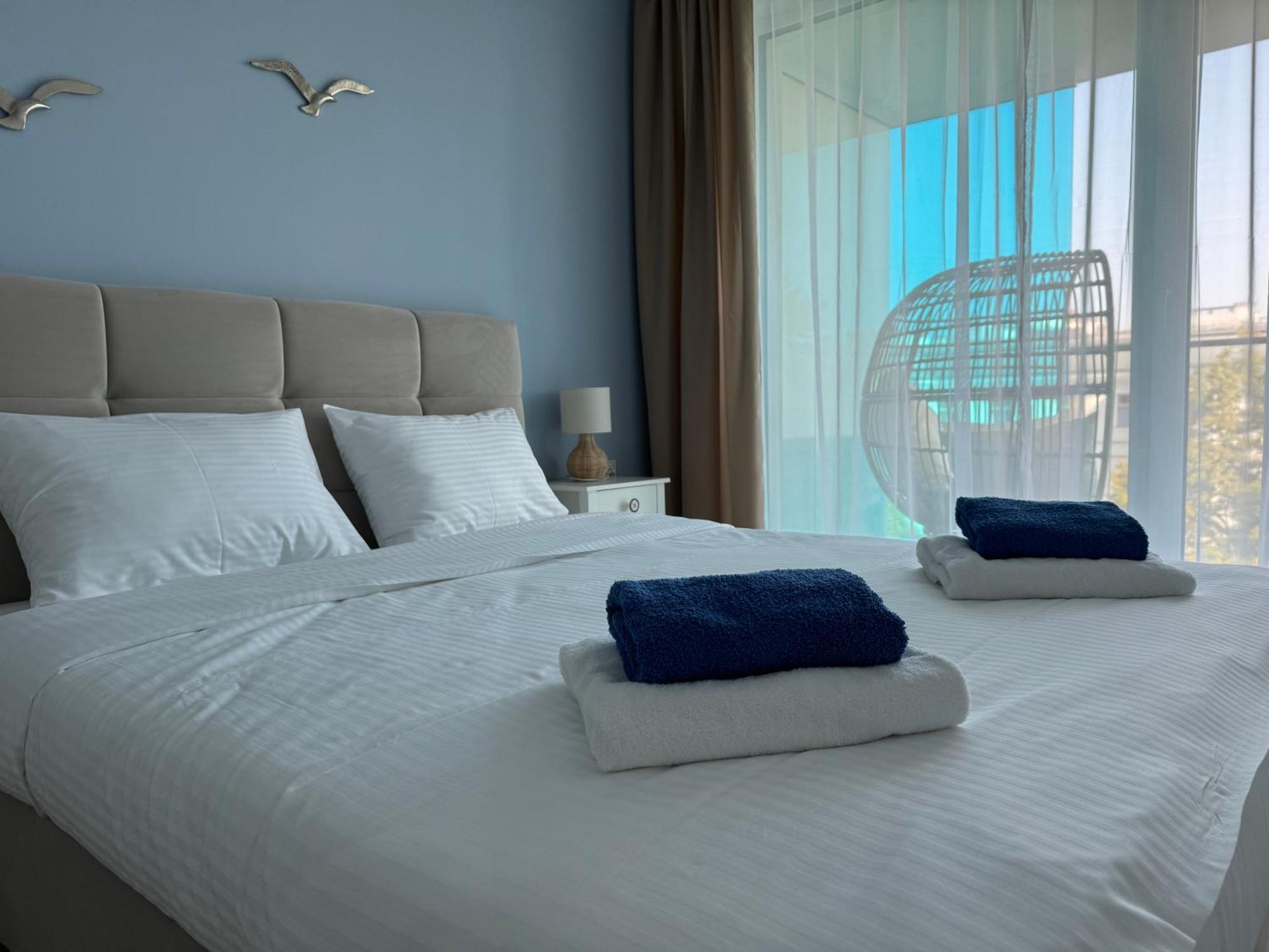 4Summer Kolobrzeg Apartamenty White Blue Sauna & Fitness & Parking 100 Metrow Do Pieknej Szerokiej Piaszczystej Plazy, Wspanialy Widok Z Duzego Tarasu! 100 Meter Zu Einem Schoenen Breiten Sandstrand, Herrliche Aussicht Von Einer Grossen Terrasse! المظهر الخارجي الصورة
